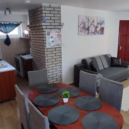 Bazsi Apartman Hajdúszoboszló Eksteriør bilde