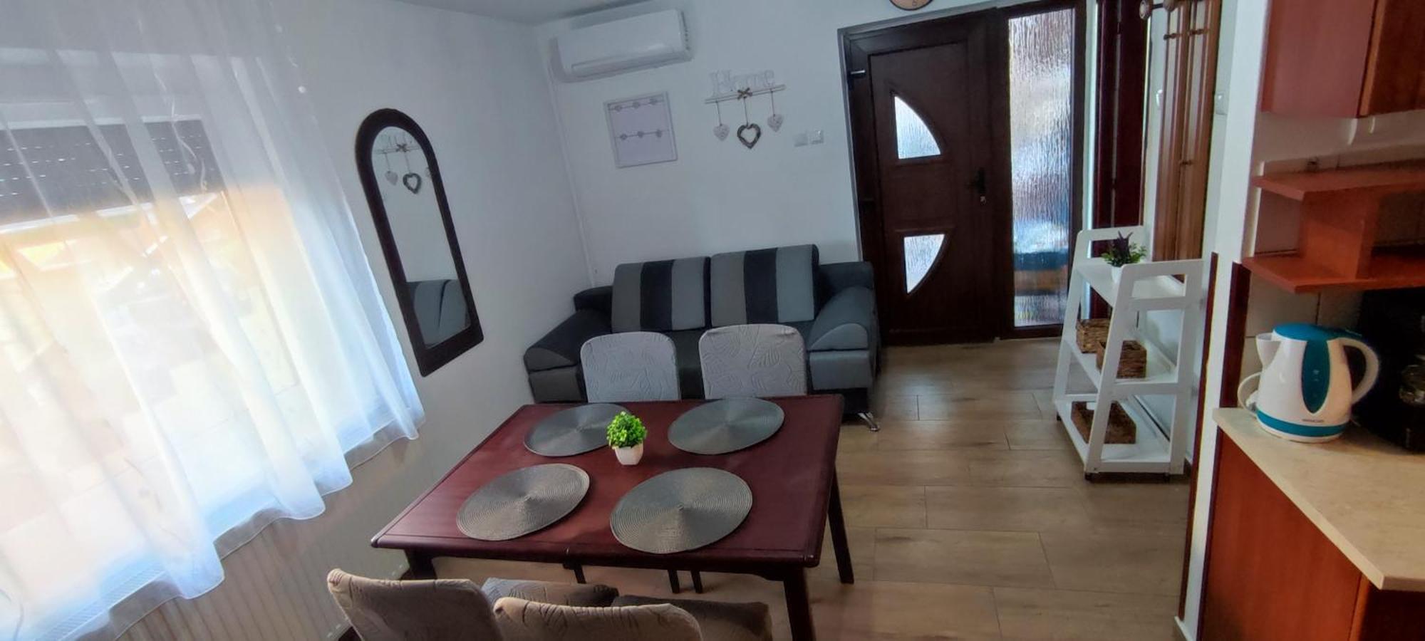 Bazsi Apartman Hajdúszoboszló Eksteriør bilde