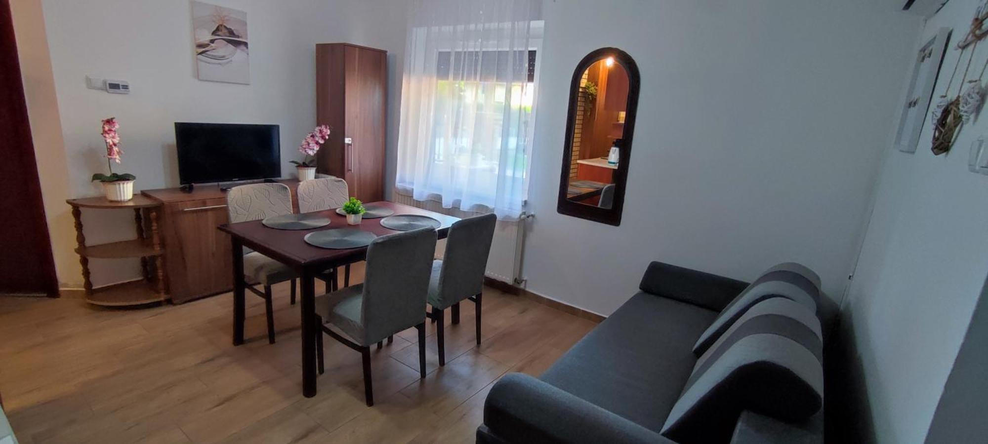 Bazsi Apartman Hajdúszoboszló Eksteriør bilde